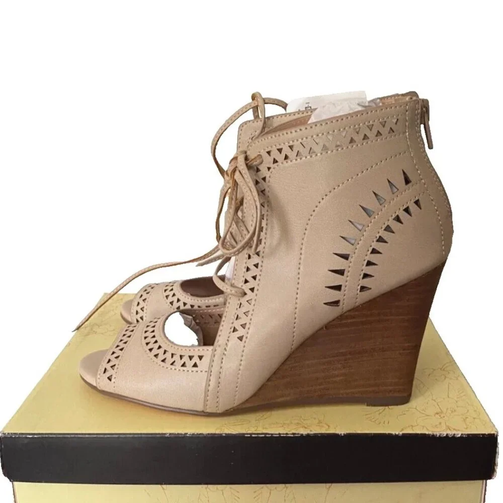 RESTRICTED "Slow Motion" Southwestern Stacked wood wedge Heel Booties Ankle *8M* - Picture 1 of 7
